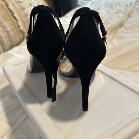 Black heels - Picture 3 of 6